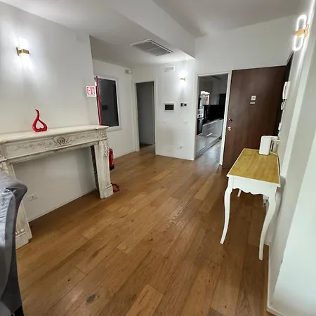 Free Parking - Bolivar Grand Sauna Apartment Milan